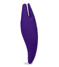 Load image into Gallery viewer, Chiara vibrating clitoris massager