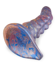 Load image into Gallery viewer, Crested dragon suction-cup dildo 7.00 inches