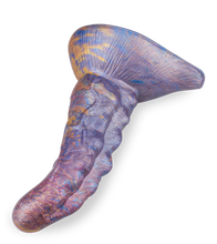 Load image into Gallery viewer, Crested dragon suction-cup dildo 7.00 inches